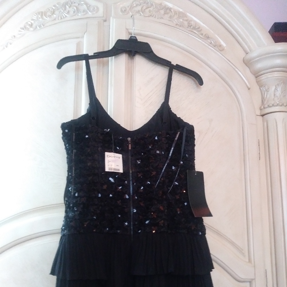 BEBE BLACK NEW RUFFLE DRESS IN MEDIUM - Picture 2 of 7